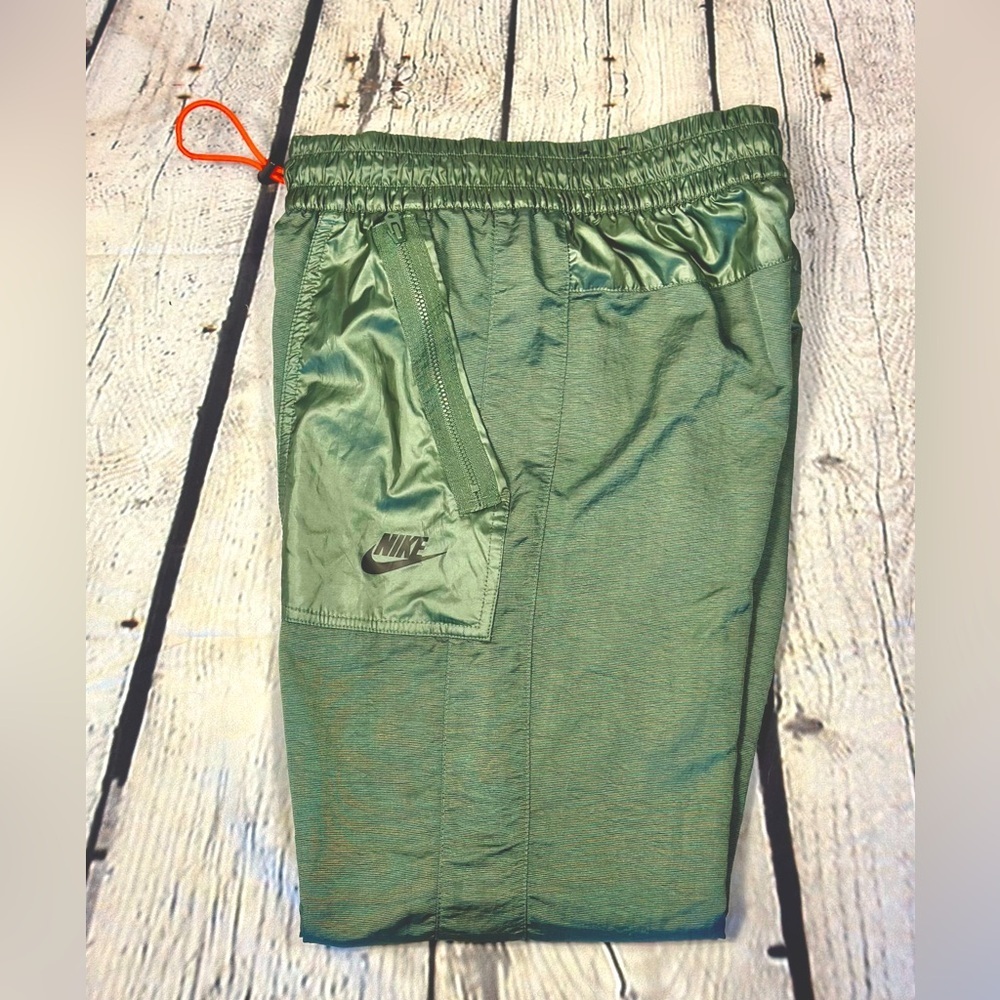 Women’s Nike Sportswear Woven Cargo Pants, Juniper, Size XS - Picture 6 of 16